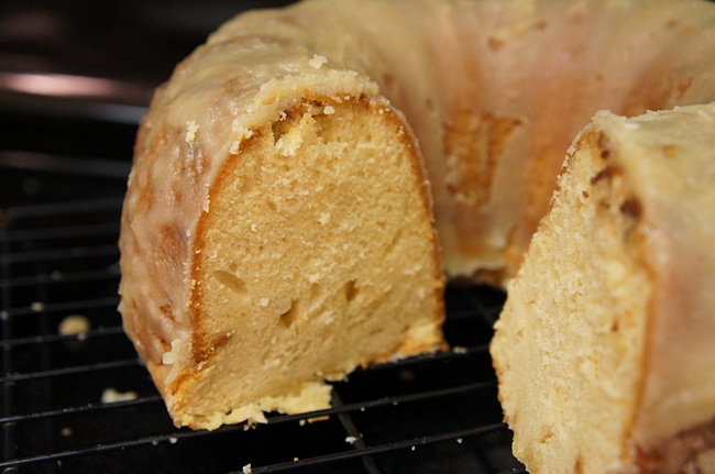 Irish Cream Bundt Cake Recipe  Delicious Irish Desserts - Global Bakes